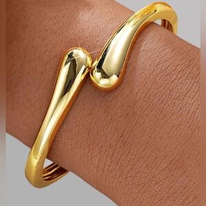 Gold Bangle Bracelets for Women Teens Trendy Chunky Adjustable Twist Cuff